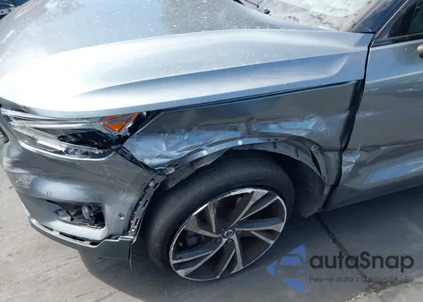 2019 Volvo Xc40 T4 R-Design z USA, uszkodzony, nr VIN YV4AC2HM0K2152315